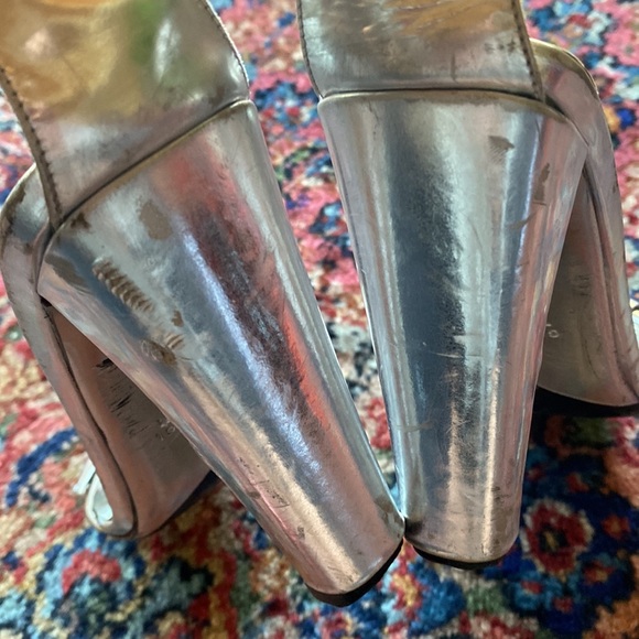 Gucci silver ankle heels - Picture 3 of 10